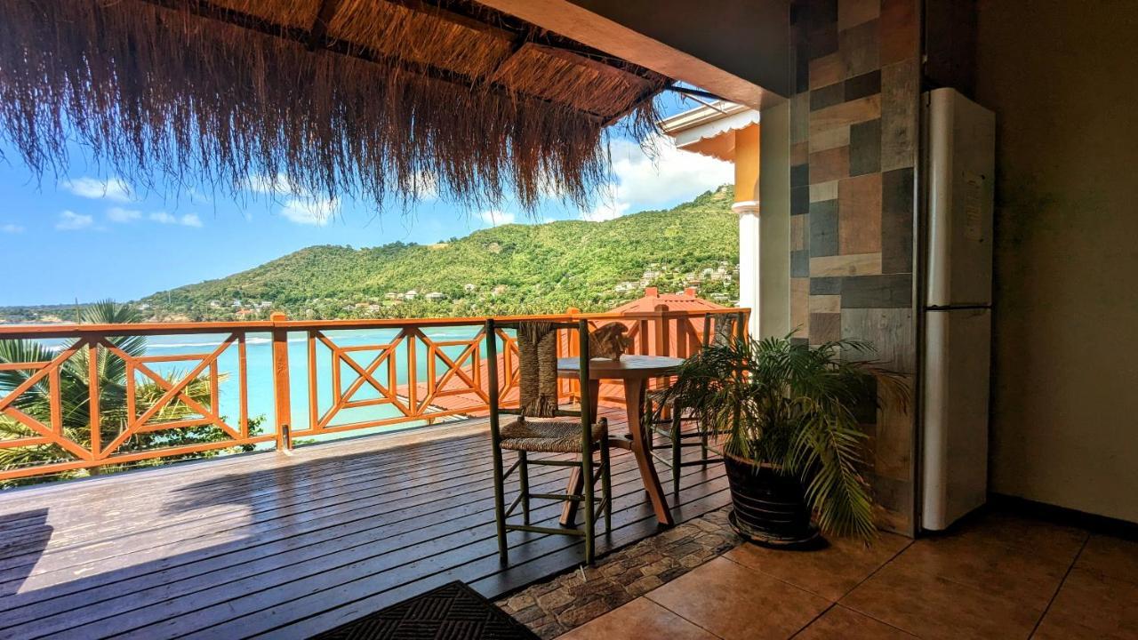 Sunset Lane Hotel Laborie Bagian luar foto