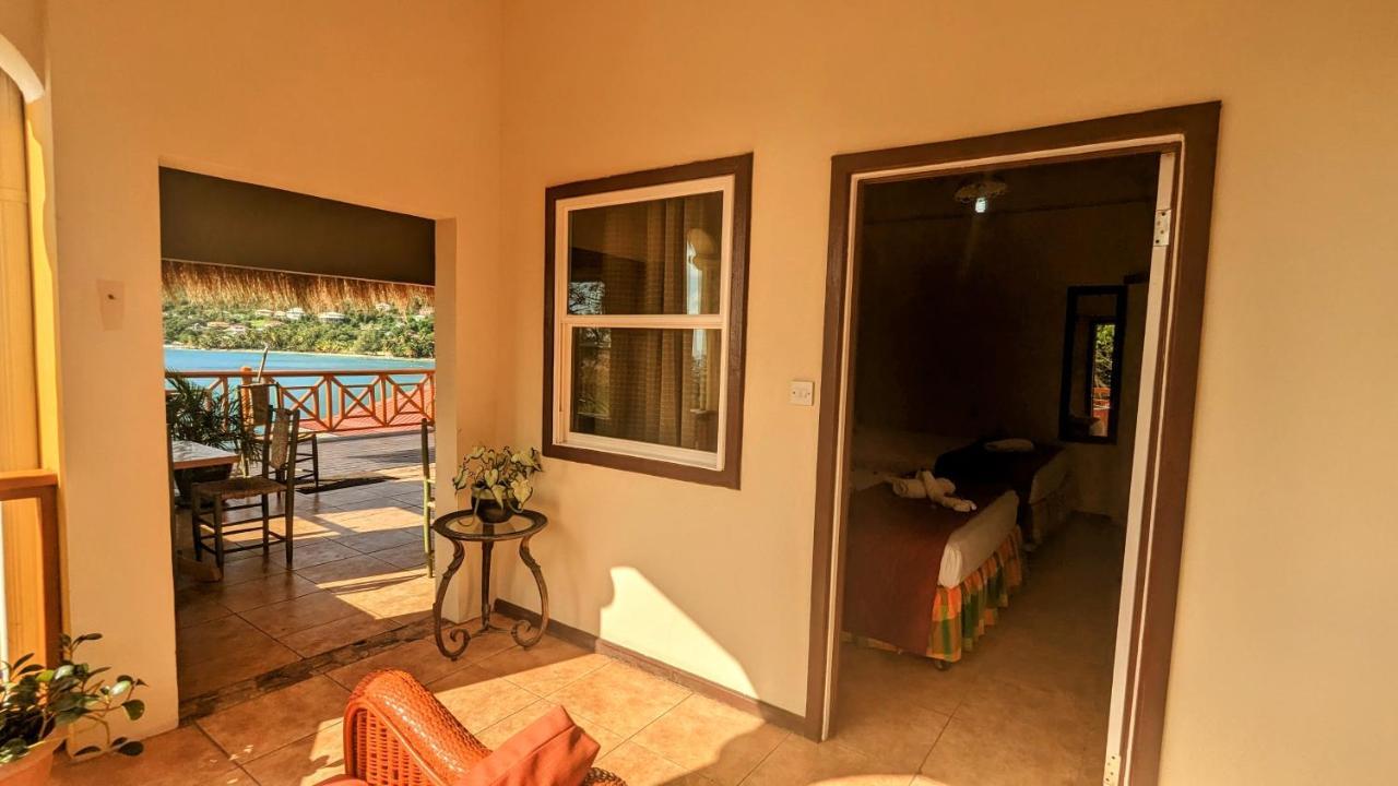 Sunset Lane Hotel Laborie Bagian luar foto