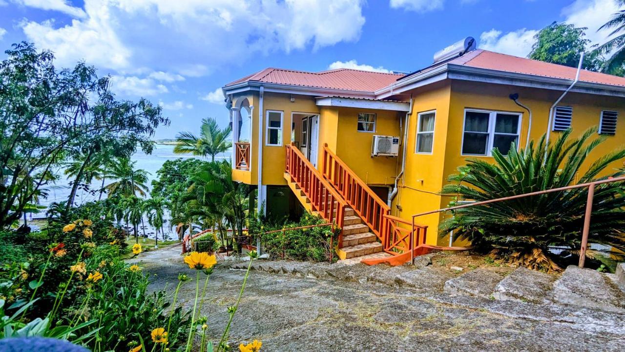 Sunset Lane Hotel Laborie Bagian luar foto
