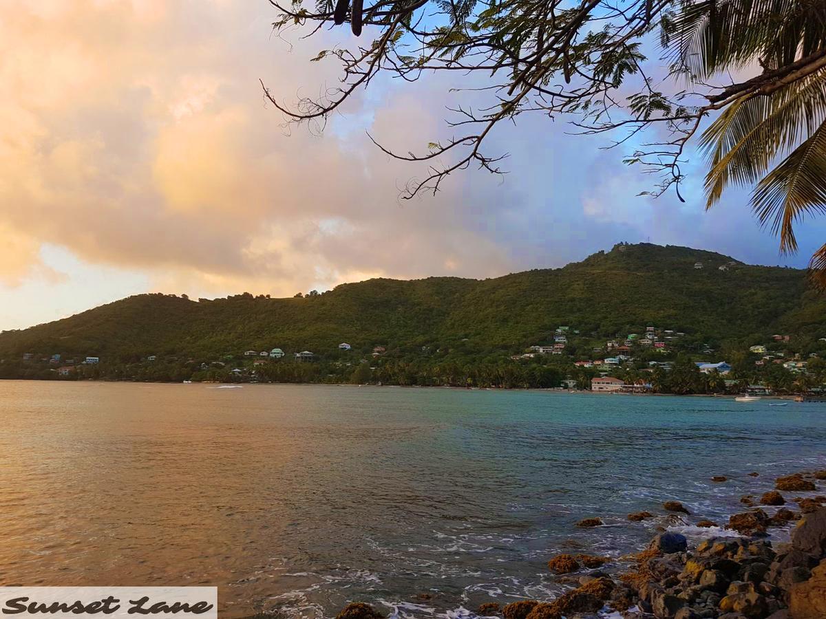 Sunset Lane Hotel Laborie Bagian luar foto