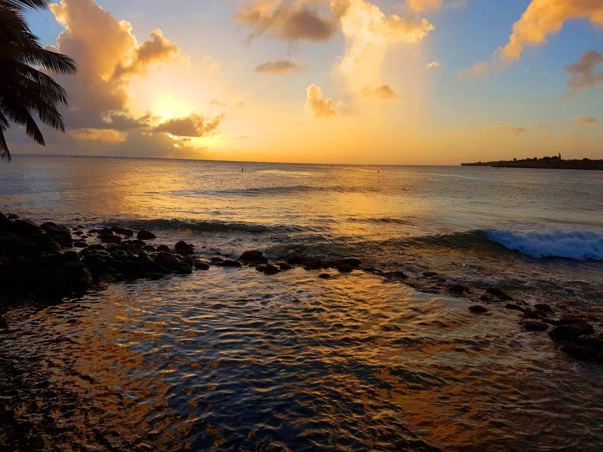 Sunset Lane Hotel Laborie Bagian luar foto